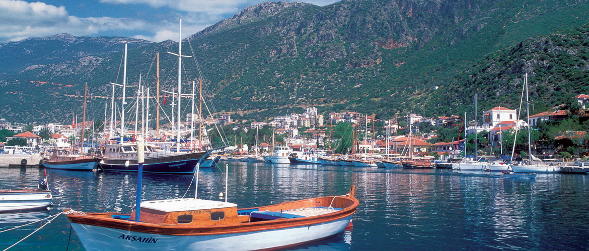 Кемер – морской курорт на юге средиземноморского побережья Турции