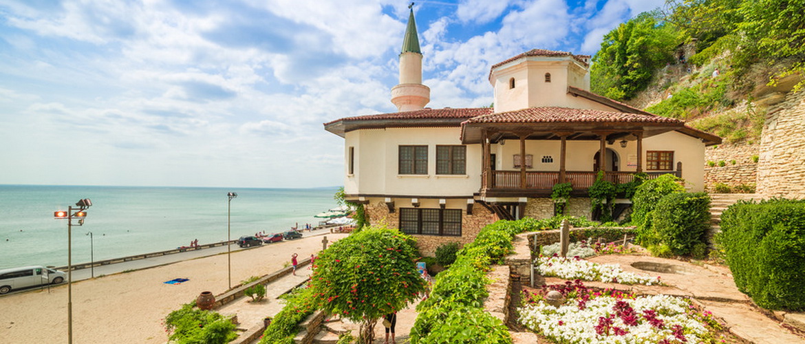 Балчик - спокойный провинциальный болгарский город на побережье Черного моря